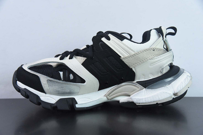 bc track sneaker