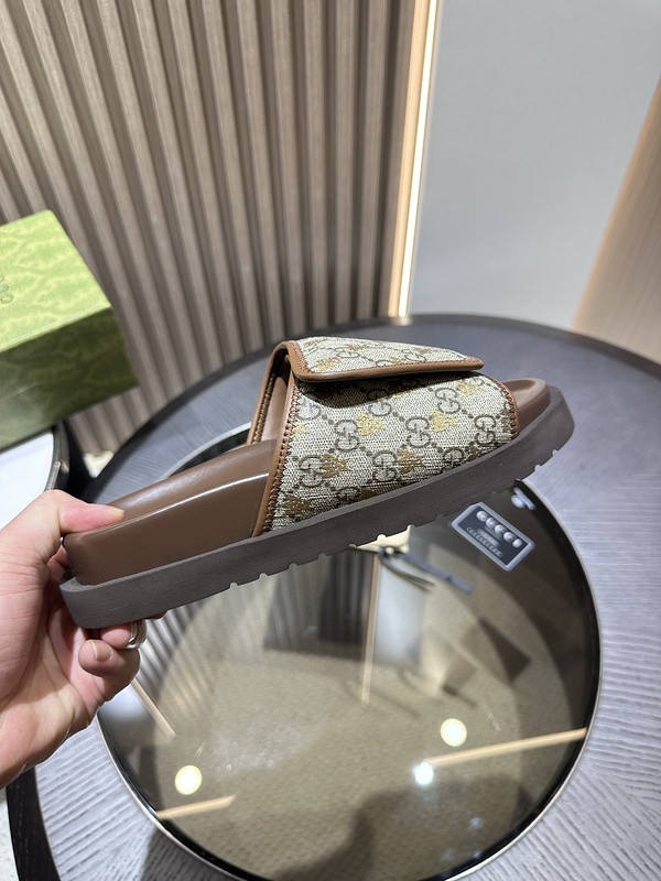 g*u*i sandals