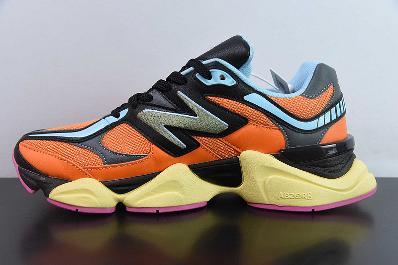 NEW BALANCE SNEAKER