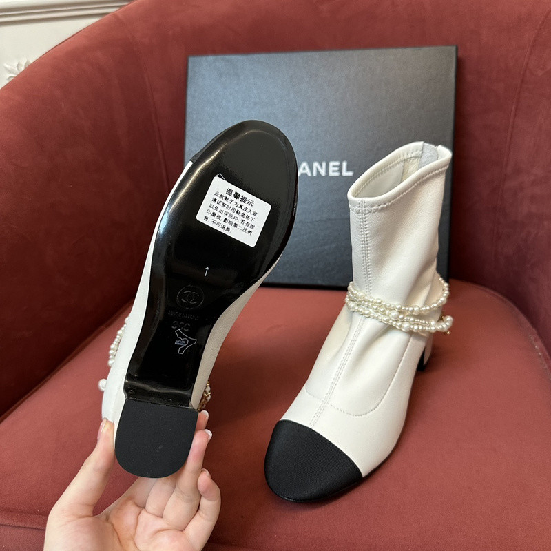 Ch*el sneaker