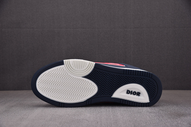 dio* sneaker