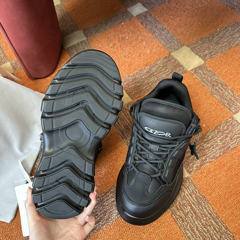 DIO* SNEAKER
