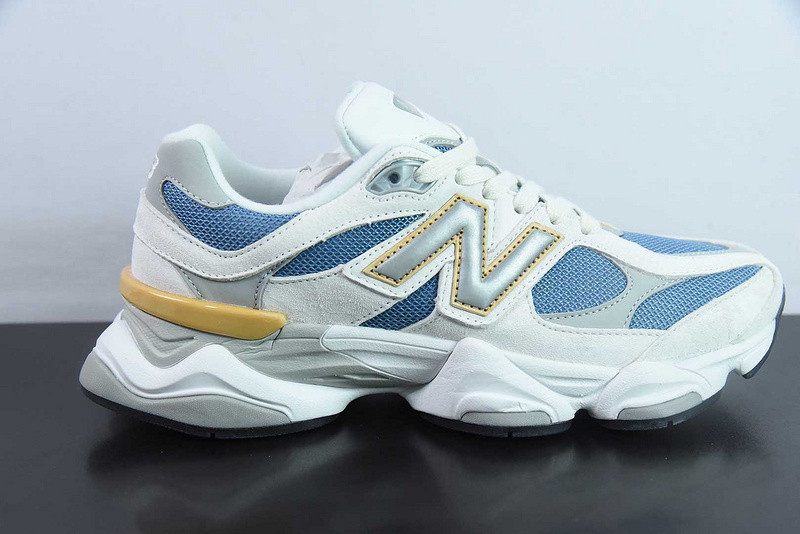 NEW BALANCE SNEAKER