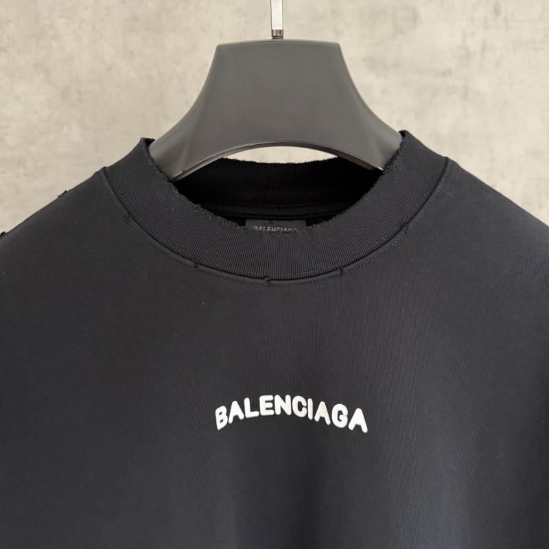 Ba1en*iaga Clothes