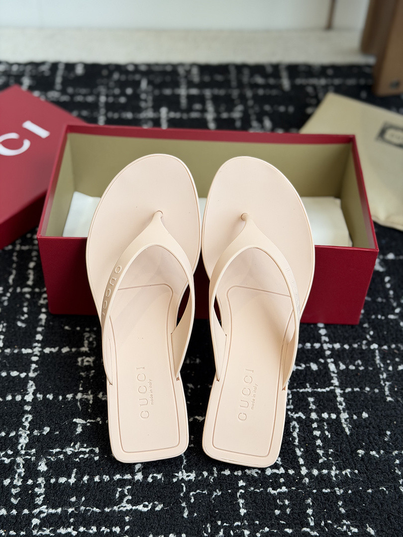 Gvc*1 SANDALS