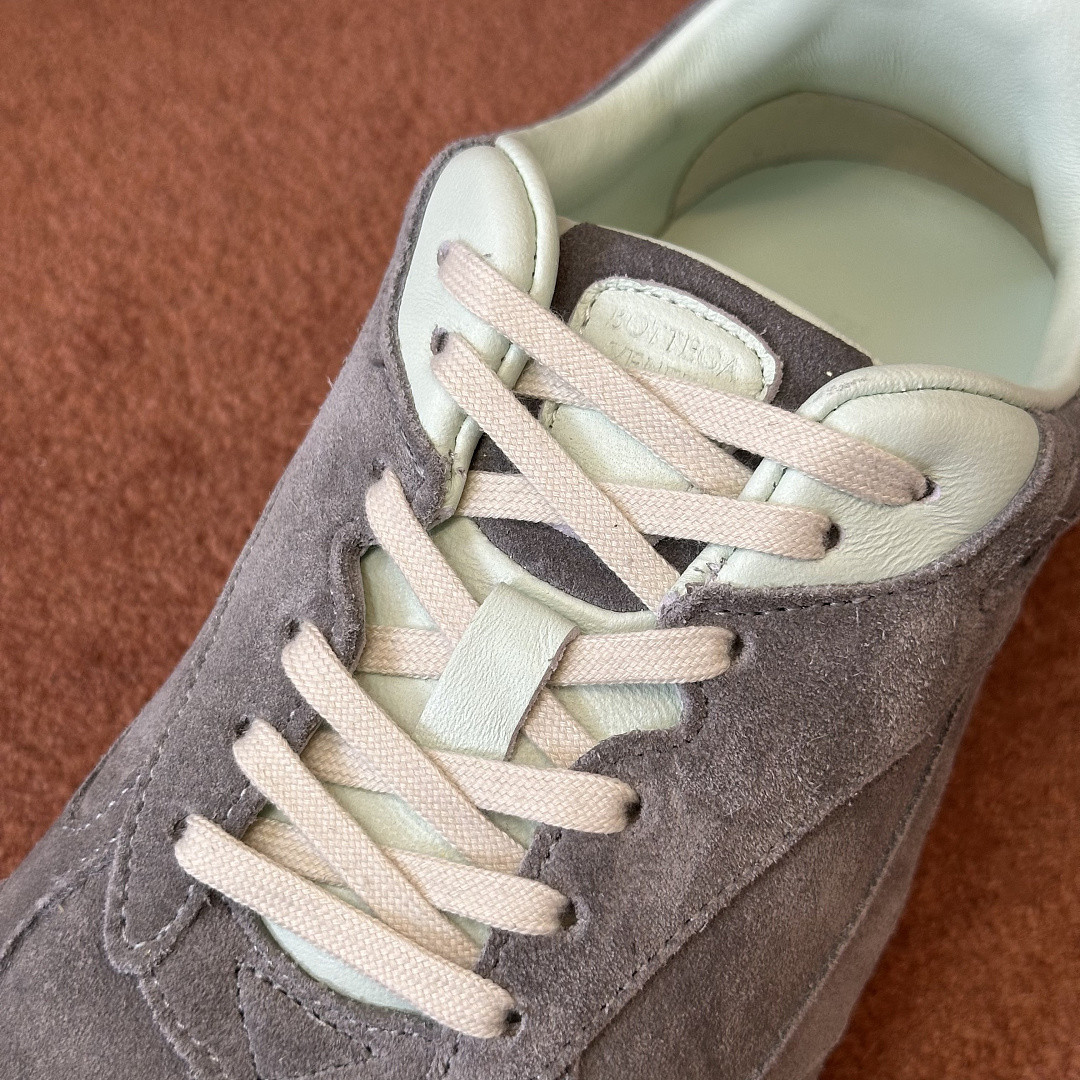 B0tt*ga Ven*ta Sneaker