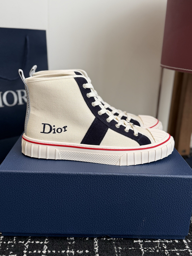 DIO* SNEAKER
