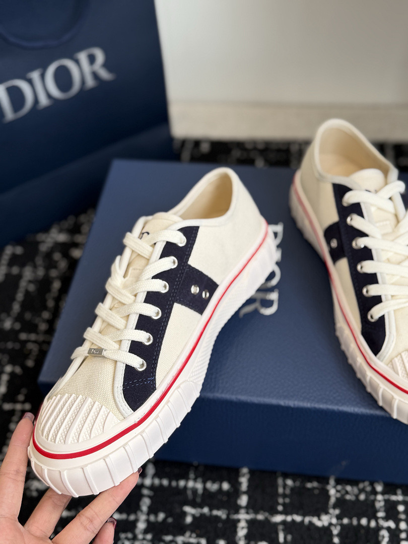 DIO* SNEAKER