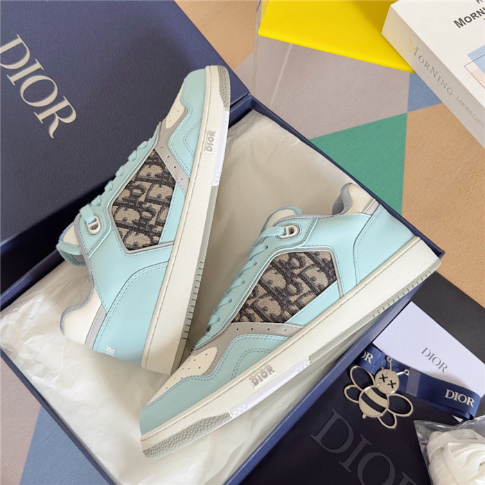 dio* sneaker