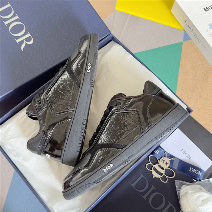 dio* sneaker