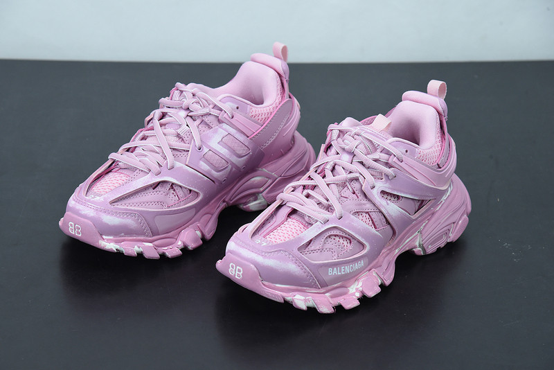 bc track sneaker