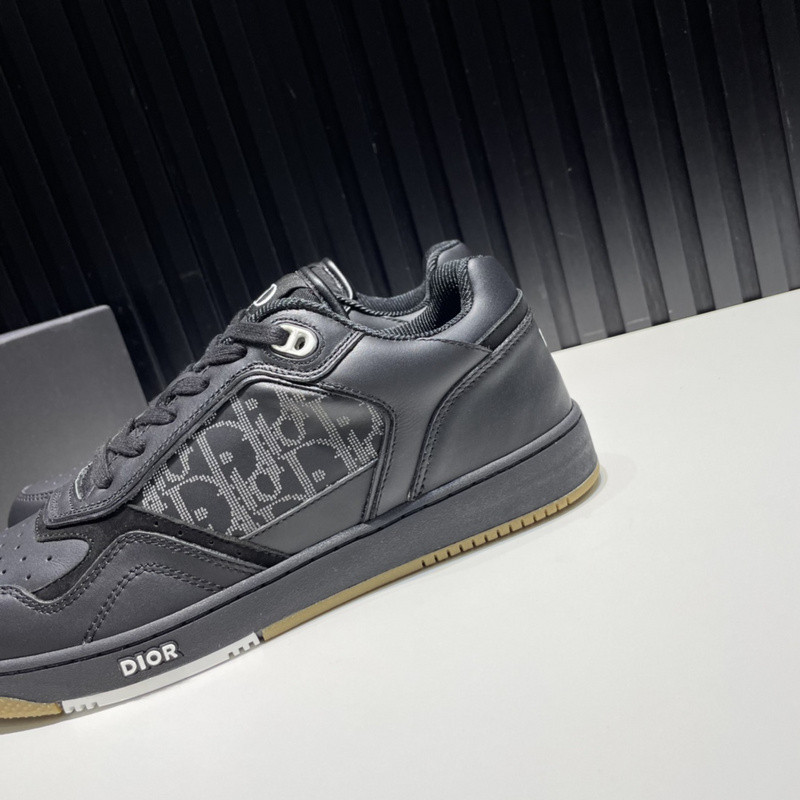 dio* sneaker