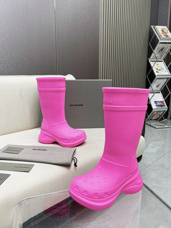 crocs™ boot in pink