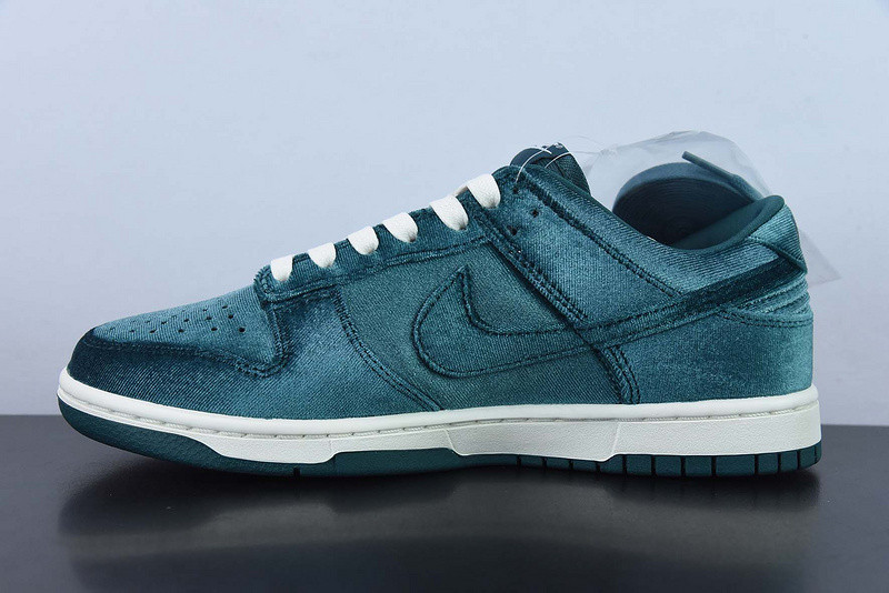 nike dunk low “green velvet“ dz5224-300