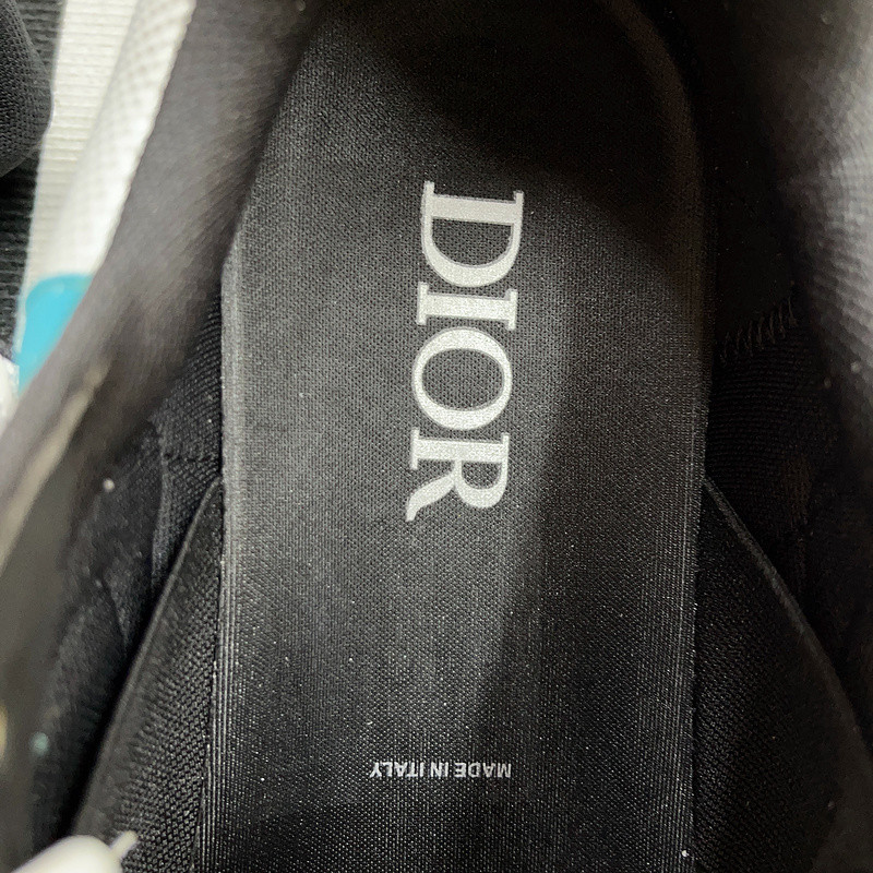 dio* sneaker