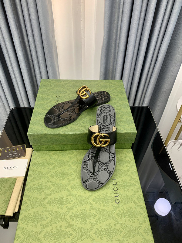 g*u*i sandals