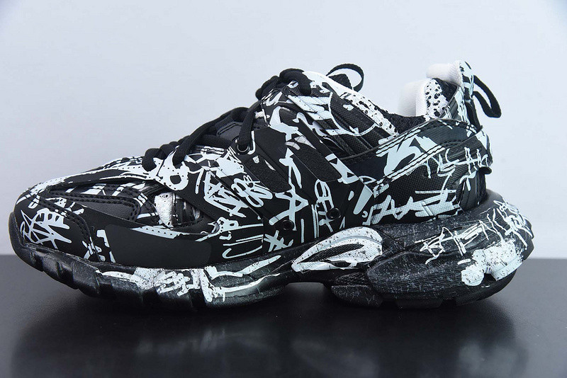 bc track sneaker