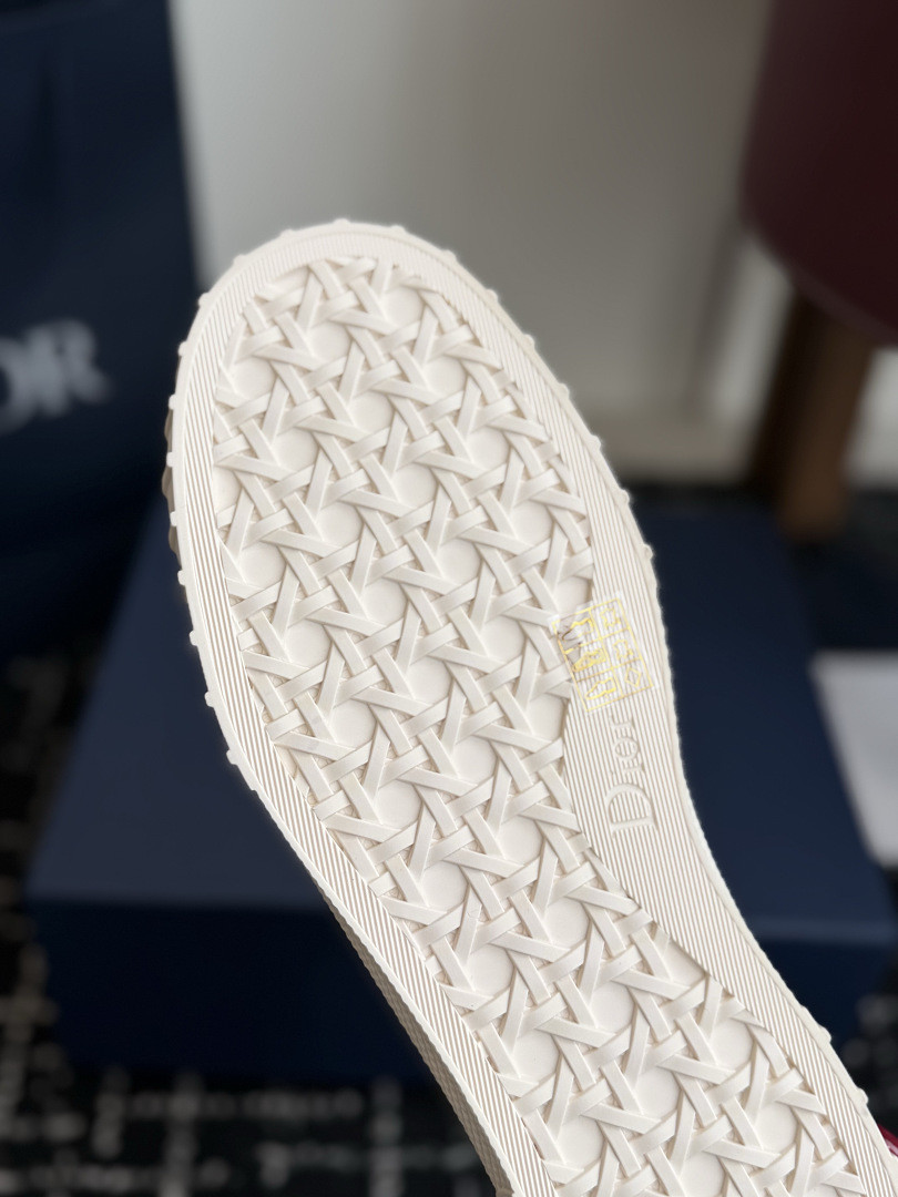 DIO* SNEAKER