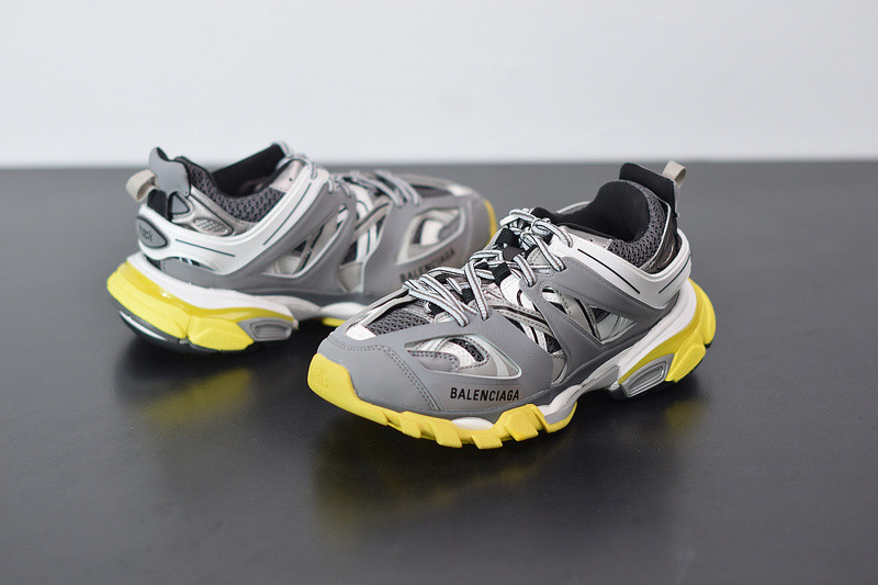 bc track sneaker