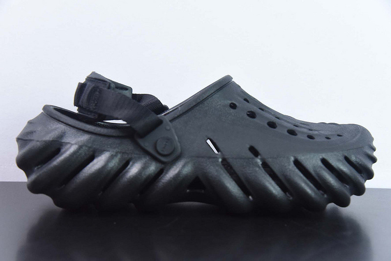 crocs echo clog black