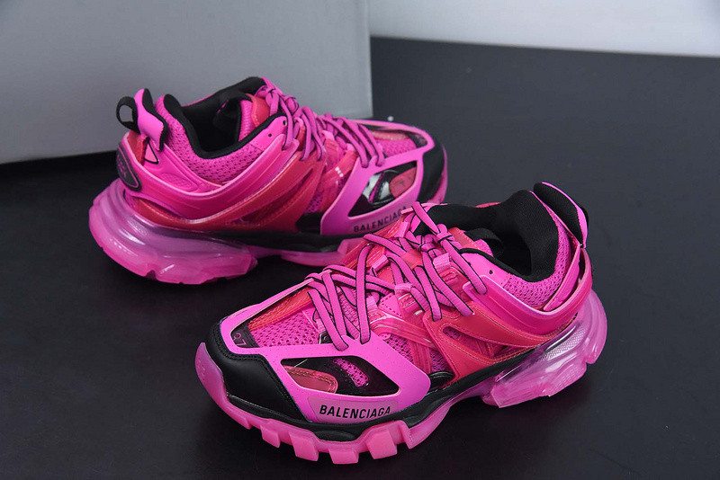 bc track sneaker