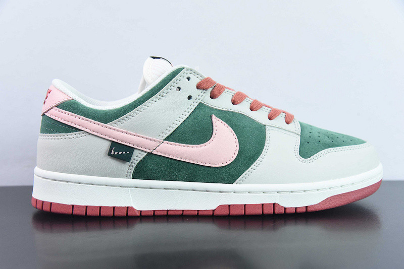 nike dunk low se all petals united fir green fn8923-061