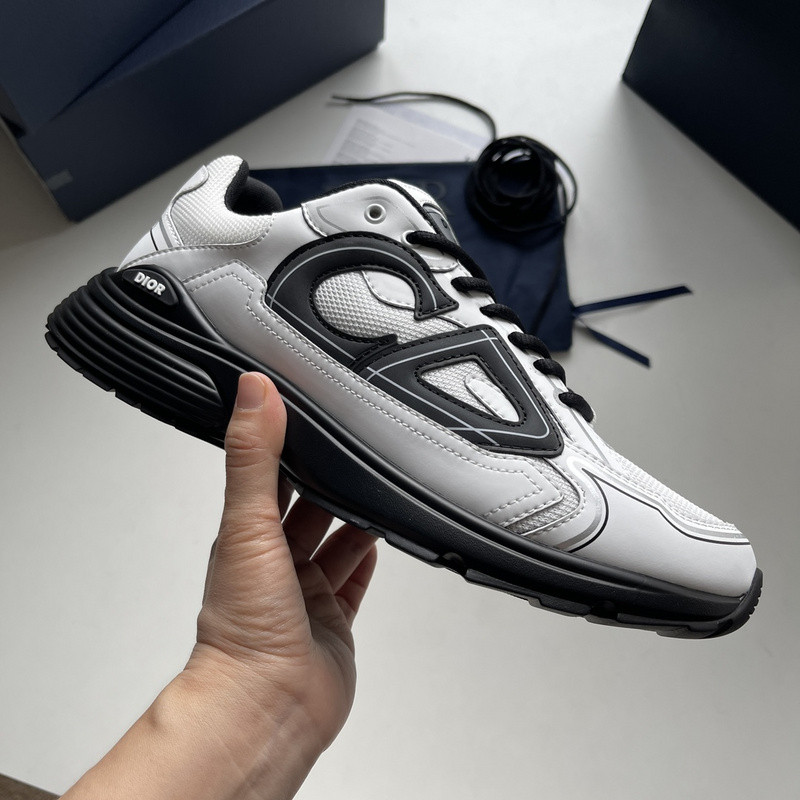 dio* sneaker