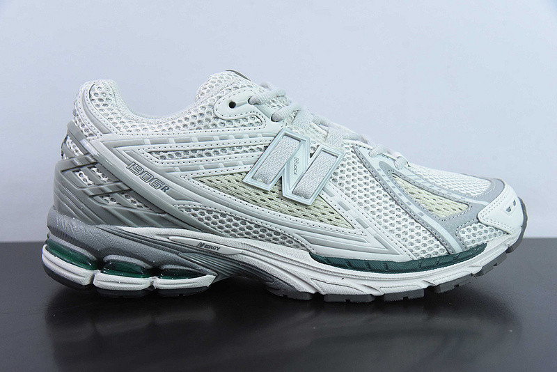 new balance sneaker