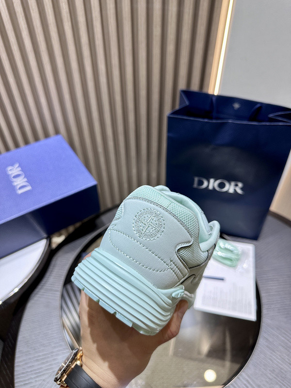 dio* sneaker