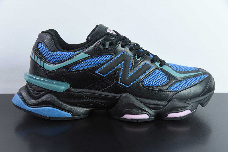 NEW BALANCE SNEAKER