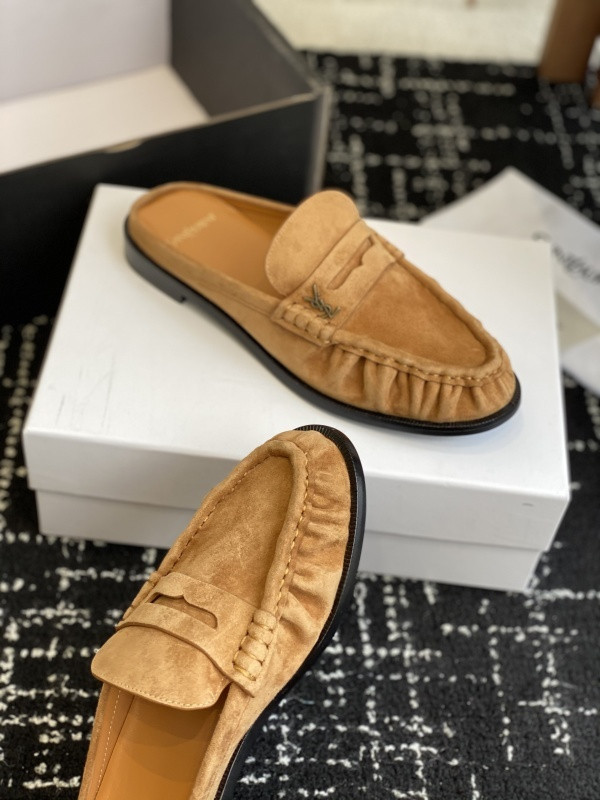 SAINT LAURENT Sneaker