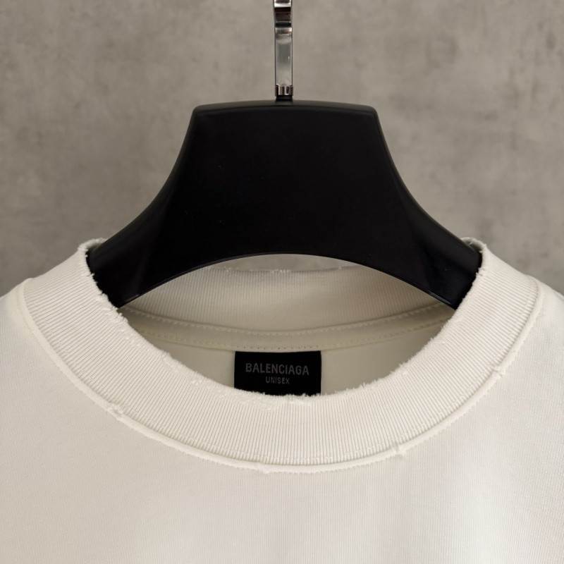 Ba1en*iaga Clothes
