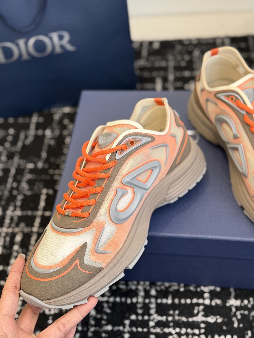 DIO* SNEAKER