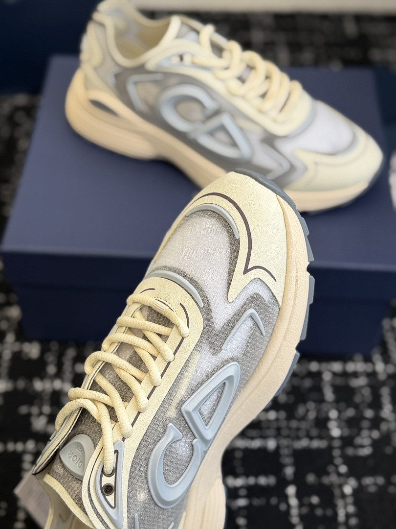 DIO* SNEAKER