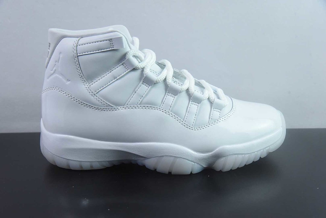 Comme des Garçons Homme Plus x Air Jordan 11 White/Black IV7639-100