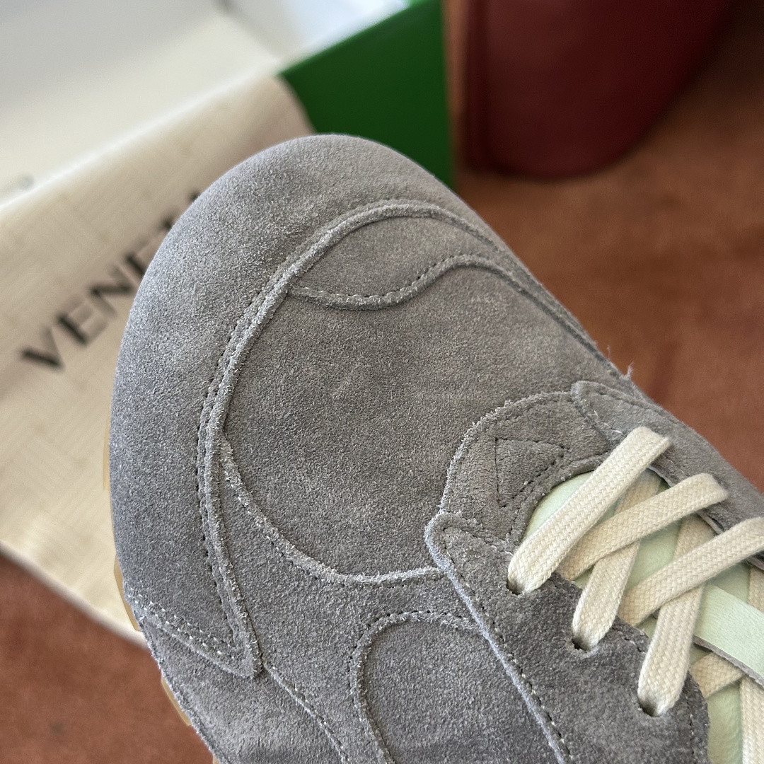 B0tt*ga Ven*ta Sneaker