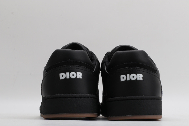 dio* sneaker