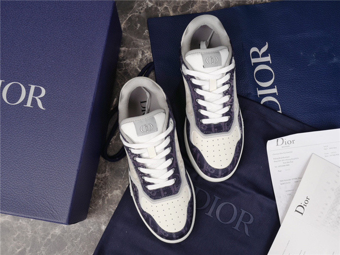 dio* sneaker