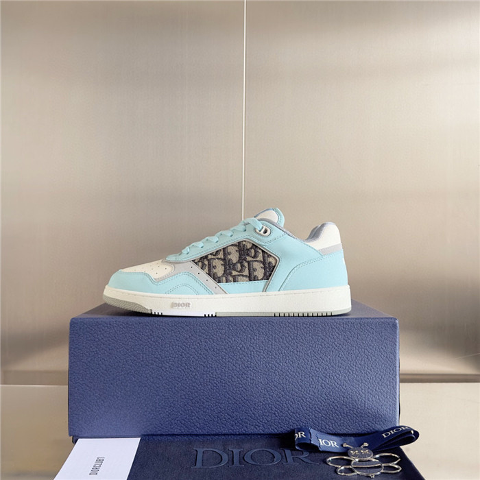 dio* sneaker