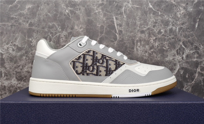 dio* sneaker