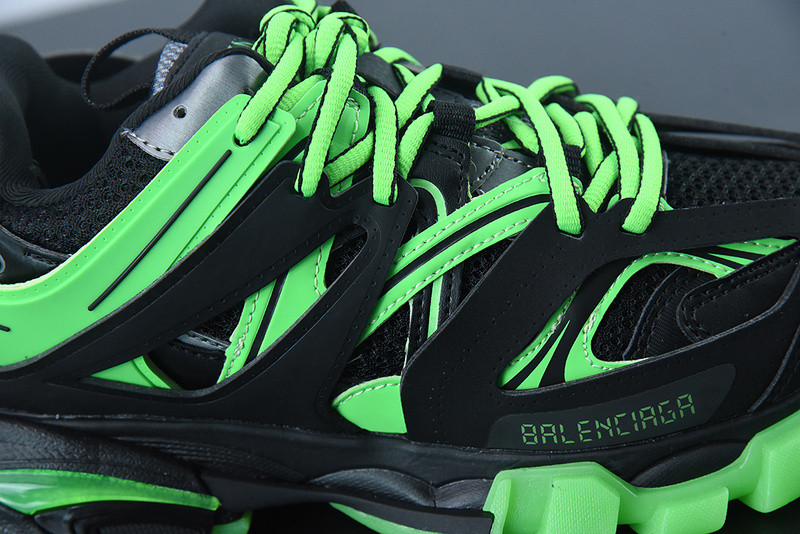 bc track sneaker