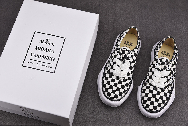 maison mihara yasuhiro sneaker