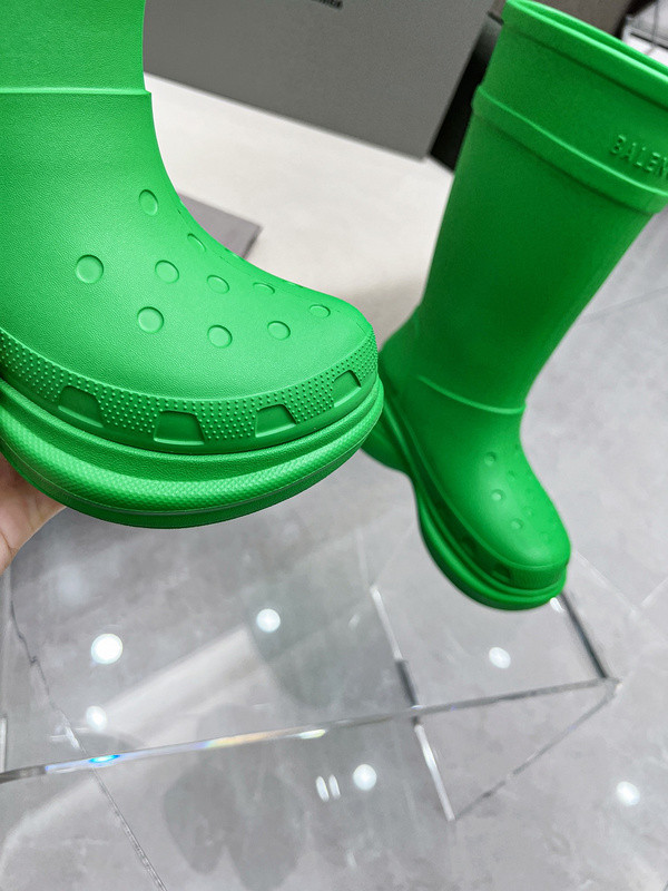 crocs™ boot in green