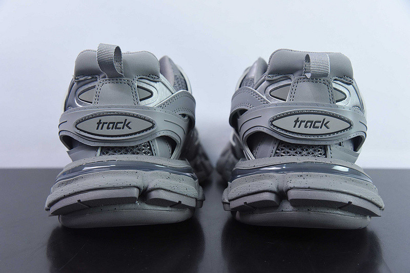 bc track sneaker