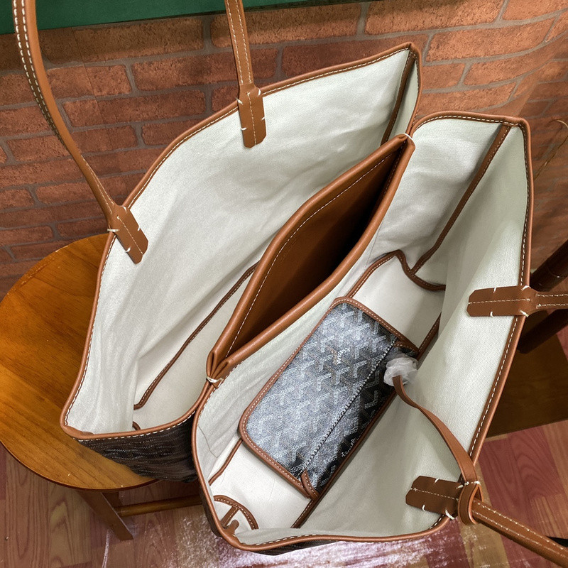 GOYARD PURSE