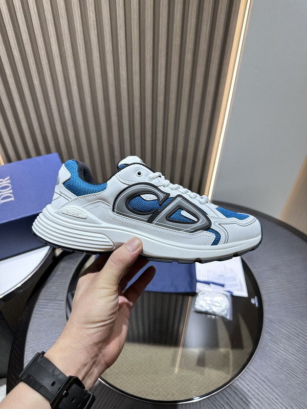 dio* sneaker