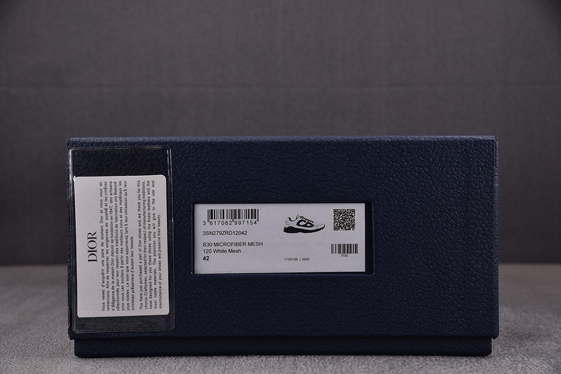 dio* sneaker