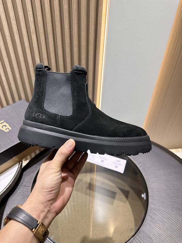UGG