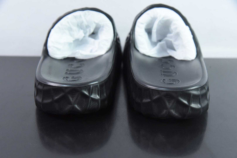 GUCCI SANDALS