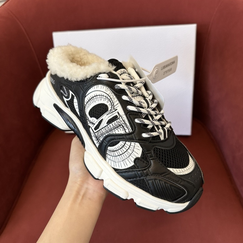 DIO* SNEAKER